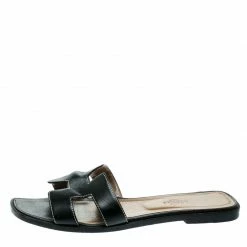 Hermes Black Leather Oran Flat Sandals Size 39.5 For Women -Deals Hermes Store luxury women hermes used shoes p182208 006