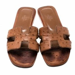Hermes Brown Ostrich Leather Oran Sandals Size 37 For Women -Deals Hermes Store luxury women hermes used shoes p195772 006