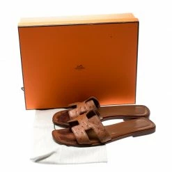 Hermes Brown Ostrich Leather Oran Sandals Size 37 For Women -Deals Hermes Store luxury women hermes used shoes p195772 008