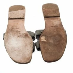 Hermes Grey Ostrich Leather Oran Flat Sandals Size 40 For Women -Deals Hermes Store luxury women hermes used shoes p200552 001