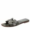 Hermes Grey Ostrich Leather Oran Flat Sandals Size 40 For Women -Deals Hermes Store luxury women hermes used shoes p200552 003