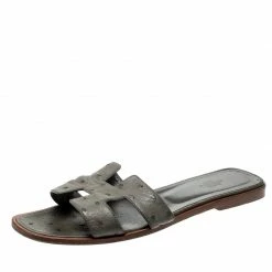 Hermes Grey Ostrich Leather Oran Flat Sandals Size 40 For Women