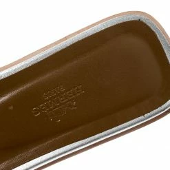 Hermes Metallic Silver Leather Oran Flat Sandals Size 40.5 For Women 16 Hermes Metallic Silver Leather Oran Flat Sandals Size 40.5 For Women -Deals Hermes Store luxury women hermes used shoes p209738 002