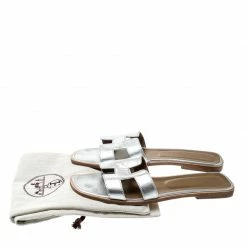 Hermes Metallic Silver Leather Oran Flat Sandals Size 40.5 For Women 17 Hermes Metallic Silver Leather Oran Flat Sandals Size 40.5 For Women -Deals Hermes Store luxury women hermes used shoes p209738 008