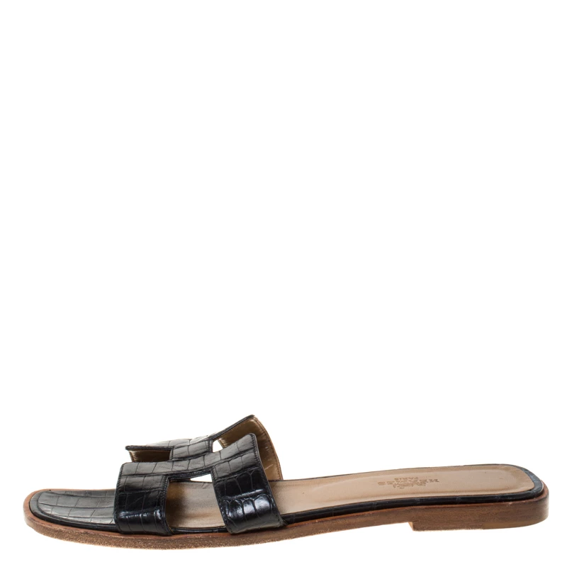 Hermes Black Crocodile Oran Flat Slides Size 39 For Women 4 Hermes Black Crocodile Oran Flat Slides Size 39 For Women - Image 2