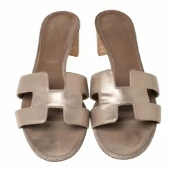Hermes Beige Metallic Textured Nubuck Leather Oran Sandals Size 41 For Women -Deals Hermes Store luxury women hermes used shoes p232035 004