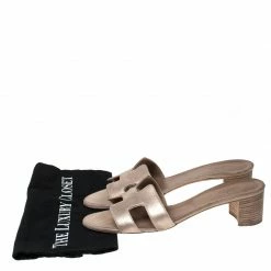 Hermes Beige Metallic Textured Nubuck Leather Oran Sandals Size 41 For Women -Deals Hermes Store luxury women hermes used shoes p232035 009