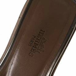 Hermes Dark Beige Patent Leather Oran Flat Slides Size 36 For Women 16 Hermes Dark Beige Patent Leather Oran Flat Slides Size 36 For Women -Deals Hermes Store luxury women hermes used shoes p233267 005