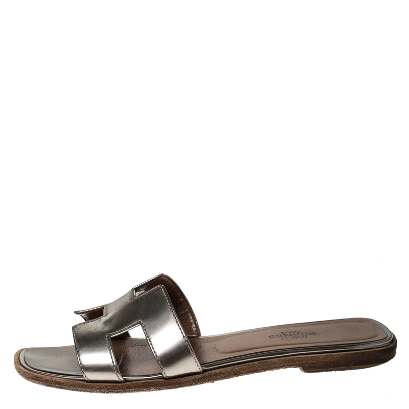 Hermes Dark Beige Patent Leather Oran Flat Slides Size 36 For Women 4 Hermes Dark Beige Patent Leather Oran Flat Slides Size 36 For Women - Image 2