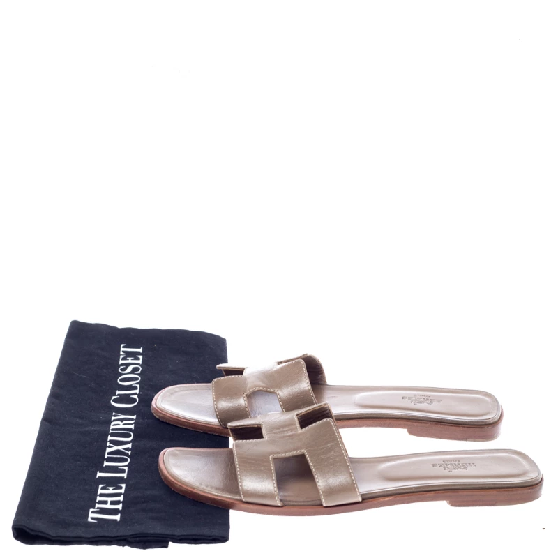 Hermes Brown Leather Oran Flat Slides Size 39 For Women 9 Hermes Brown Leather Oran Flat Slides Size 39 For Women - Image 7