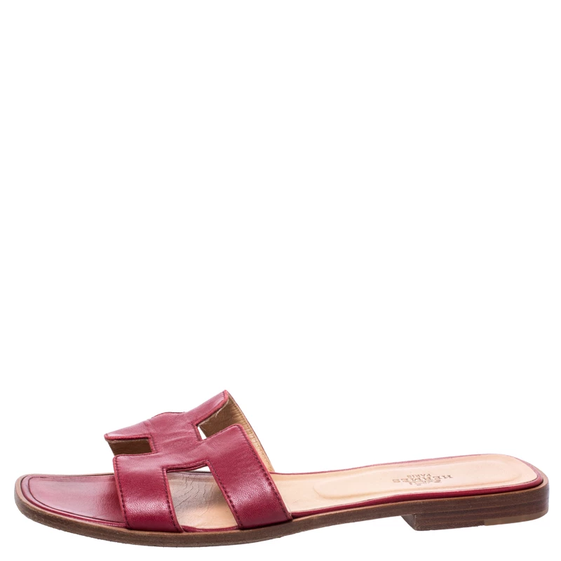 Hermes Red Leather Oran Flat Slides Size 38.5 For Women 4 Hermes Red Leather Oran Flat Slides Size 38.5 For Women - Image 2