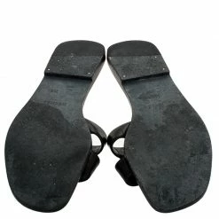 Hermes Black Leather Medor Pyramid Oran Flat Slides Size 36.5 For Women 15 Hermes Black Leather Medor Pyramid Oran Flat Slides Size 36.5 For Women -Deals Hermes Store luxury women hermes used shoes p251433 001