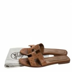 Hermes Brown Ostrich Leather Oran Sandals Size 39 For Women -Deals Hermes Store luxury women hermes used shoes p279412 001