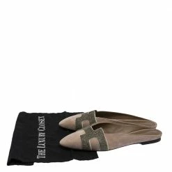 Hermes Beige Suede Roxane Flat Mules Size 40 For Women 17 Hermes Beige Suede Roxane Flat Mules Size 40 For Women -Deals Hermes Store luxury women hermes used shoes p286492 002
