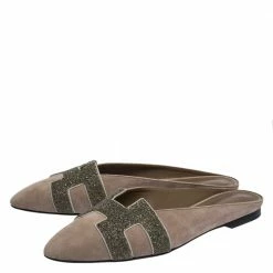 Hermes Beige Suede Roxane Flat Mules Size 40 For Women 13 Hermes Beige Suede Roxane Flat Mules Size 40 For Women -Deals Hermes Store luxury women hermes used shoes p286492 003