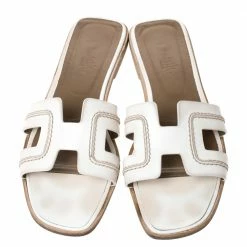 Hermes White Stitch Detail Leather Oran Slides Flats Size 41 For Women 13 Hermes White Stitch Detail Leather Oran Slides Flats Size 41 For Women -Deals Hermes Store luxury women hermes used shoes p289542 001