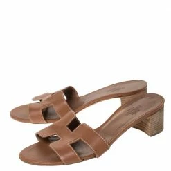 Hermes Brown Leather Oasis Slides Size 35 For Women -Deals Hermes Store luxury women hermes used shoes p302573 006