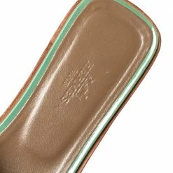 Hermes Light Green Patent Leather Oran Flat Slides Size 39 For Women 16 Hermes Light Green Patent Leather Oran Flat Slides Size 39 For Women -Deals Hermes Store luxury women hermes used shoes p315312 004