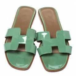 Hermes Light Green Patent Leather Oran Flat Slides Size 39 For Women 12 Hermes Light Green Patent Leather Oran Flat Slides Size 39 For Women -Deals Hermes Store luxury women hermes used shoes p315312 007