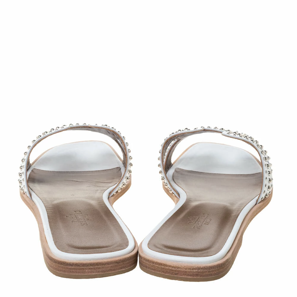 Hermes White Leather Oran Studded Flat Slides Size 40 For Women 7 Hermes White Leather Oran Studded Flat Slides Size 40 For Women - Image 5