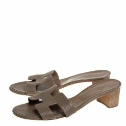 Hermes Grey Lizard Embossed Leather Oasis Open Toe Sandals Size 38.5 For Women 13 Hermes Grey Lizard Embossed Leather Oasis Open Toe Sandals Size 38.5 For Women -Deals Hermes Store luxury women hermes used shoes p335081 001