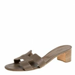 Hermes Grey Lizard Embossed Leather Oasis Open Toe Sandals Size 38.5 For Women