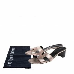 Hermes Metallic Bronze Leather Oran Block Heel Sandals Size 38 For Women -Deals Hermes Store luxury women hermes used shoes p336939 1606213807 009