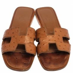 Hermes Hermès Brown Ostrich Leather Oran Sandals Size 37 For Women -Deals Hermes Store luxury women hermes used shoes p338327 003