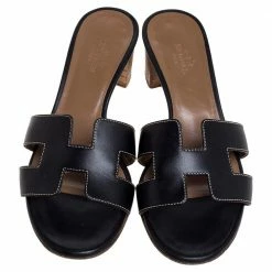 Hermes Hermès Black Leather Oran Sandals Size 35.5 For Women -Deals Hermes Store luxury women hermes used shoes p347346 003