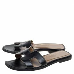 Hermes Hermès Black Leather Oran Slide Flats Size 35 For Women 13 Hermes Hermès Black Leather Oran Slide Flats Size 35 For Women -Deals Hermes Store luxury women hermes used shoes p355591 006
