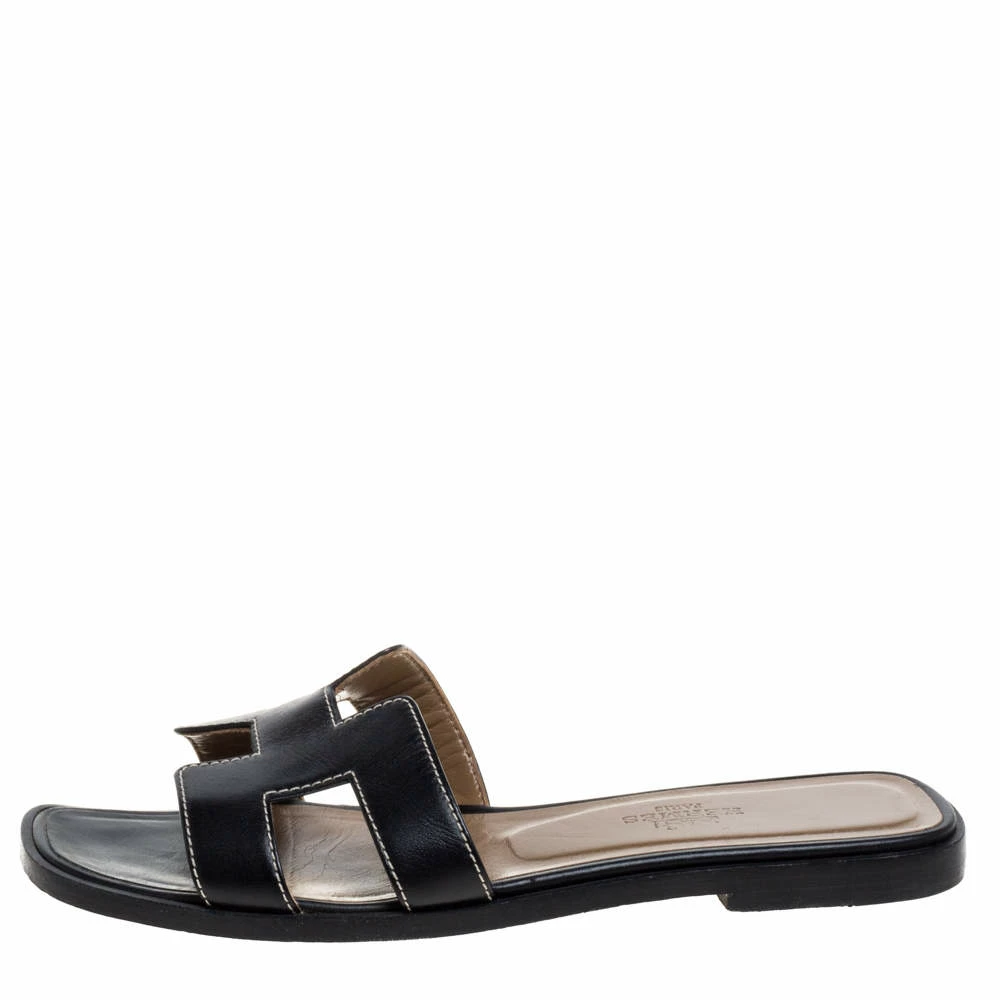 Hermes Hermès Black Leather Oran Slide Flats Size 35 For Women 4 Hermes Hermès Black Leather Oran Slide Flats Size 35 For Women - Image 2
