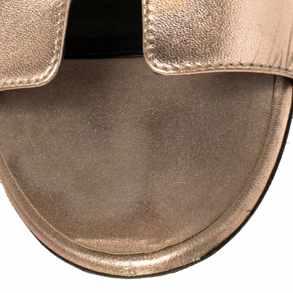 Hermes Metallic Rose Gold Leather Oasis Sandals Size 37.5 For Women 11 Hermes Metallic Rose Gold Leather Oasis Sandals Size 37.5 For Women - Image 9