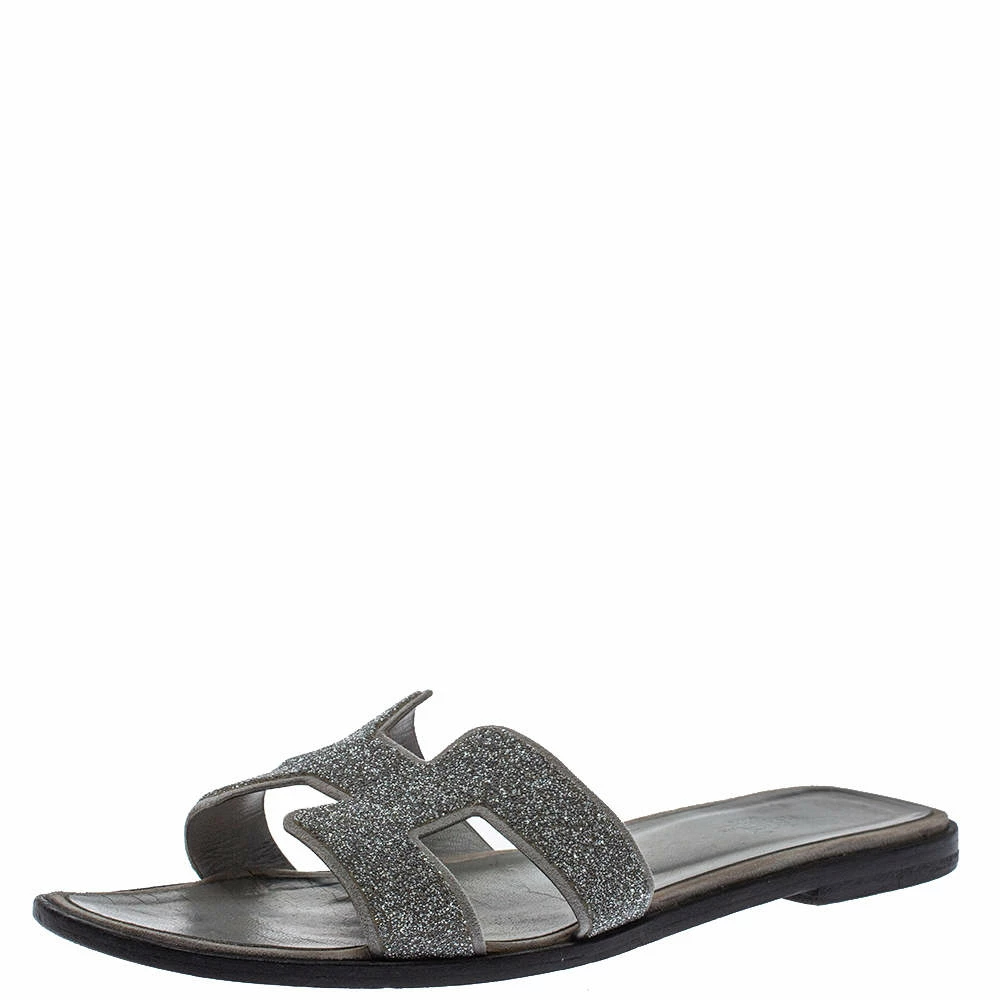 Hermes Grey/Silver Glitter Leather Oran Flat Slides Size 40 For Women 3 Hermes Grey/Silver Glitter Leather Oran Flat Slides Size 40 For Women