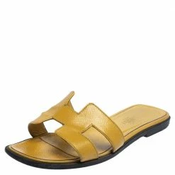Hermes Hermés Yellow Patent Leather Oran Flat Sandals Size 36 For Women