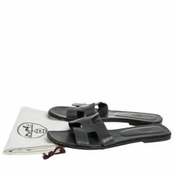 Hermes Hermés Grey Leather Oran Flat Slides Size 41.5 For Women -Deals Hermes Store luxury women hermes used shoes p428463 001