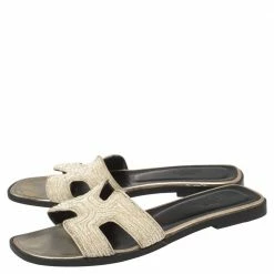 Hermes White Embroidered Fabric Oran Sandals Size 37.5 For Women -Deals Hermes Store luxury women hermes used shoes p459095 008