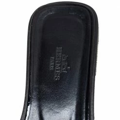 Hermes Black Patent Ostrich Leather Oran Flat Slides Size 38 For Women -Deals Hermes Store luxury women hermes used shoes p464802 004