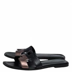 Hermes Black/Metallic Gold Leather Oran Flat Slides Size 38 For Women 14 Hermes Black/Metallic Gold Leather Oran Flat Slides Size 38 For Women -Deals Hermes Store luxury women hermes used shoes p471617 003