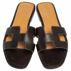 Hermes Hermès Chocolate Brown Leather Oran Flat Slides Size 39 For Women -Deals Hermes Store luxury women hermes used shoes p502750 004