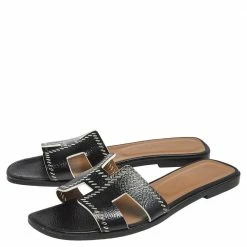 Hermes Black Textured Leather Cut Out Detail Oran Sandals Size 39 For Women 13 Hermes Black Textured Leather Cut Out Detail Oran Sandals Size 39 For Women -Deals Hermes Store luxury women hermes used shoes p504028 002