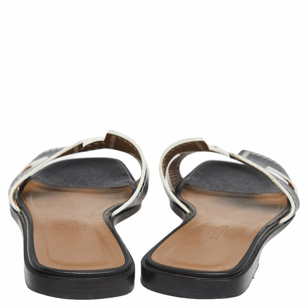 Hermes Black Textured Leather Cut Out Detail Oran Sandals Size 39 For Women 7 Hermes Black Textured Leather Cut Out Detail Oran Sandals Size 39 For Women - Image 5
