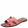 Hermes Pink Lizard Embossed Leather Oran Sandals Size 36 For Women
