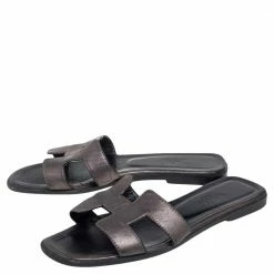 Hermes Metallic Grey Leather Oran Flat Slides Size 37 For Women -Deals Hermes Store luxury women hermes used shoes p505912 008