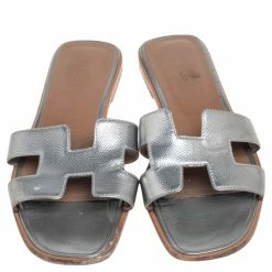 Hermes Silver Leather Oran Flats Sandals Size 39.5 For Women -Deals Hermes Store luxury women hermes used shoes p526507 005
