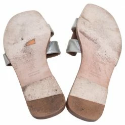 Hermes Silver Leather Oran Flats Sandals Size 39.5 For Women -Deals Hermes Store luxury women hermes used shoes p526507 007
