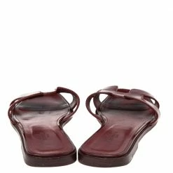 Hermes Burgundy Patent Leather Oran Sandals Size 38.5 For Women -Deals Hermes Store luxury women hermes used shoes p527711 002