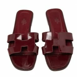 Hermes Burgundy Patent Leather Oran Sandals Size 38.5 For Women -Deals Hermes Store luxury women hermes used shoes p527711 004