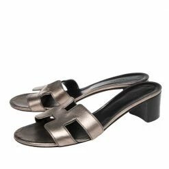 Hermes Metallic Bronze Leather Oasis Sandals Size 37.5 For Women -Deals Hermes Store luxury women hermes used shoes p534016 006
