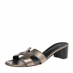 Hermes Metallic Bronze Leather Oasis Sandals Size 37.5 For Women