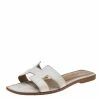 Hermes Hermès White Leather Oran Flat Sandals Size 38 For Women -Deals Hermes Store luxury women hermes used shoes p553441 006